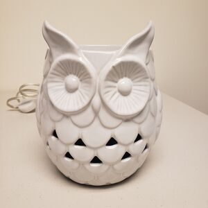 Yankee Candle Owl White Wax Melt W/Timer & LED Light Warmer Pre-owned